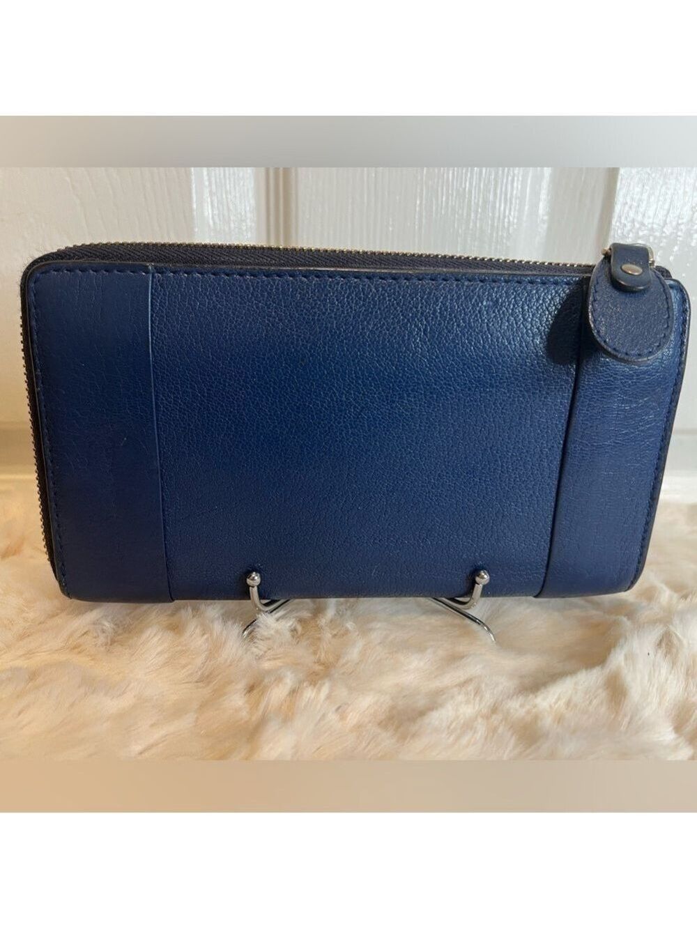 CHLOE VINTAGE ELISE BLUE LEATHER ZIP WALLET - Picture 2 of 16